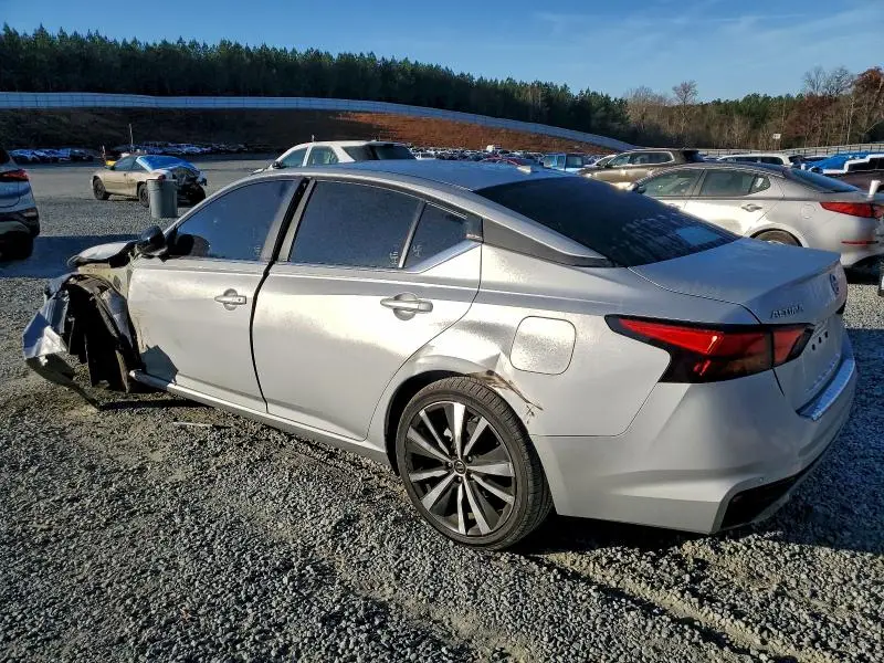 2021 NISSAN ALTIMA SR  