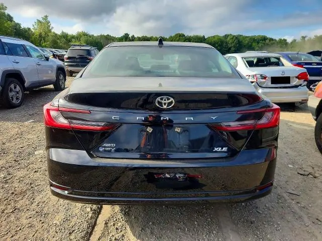 2025 TOYOTA CAMRY XLE  