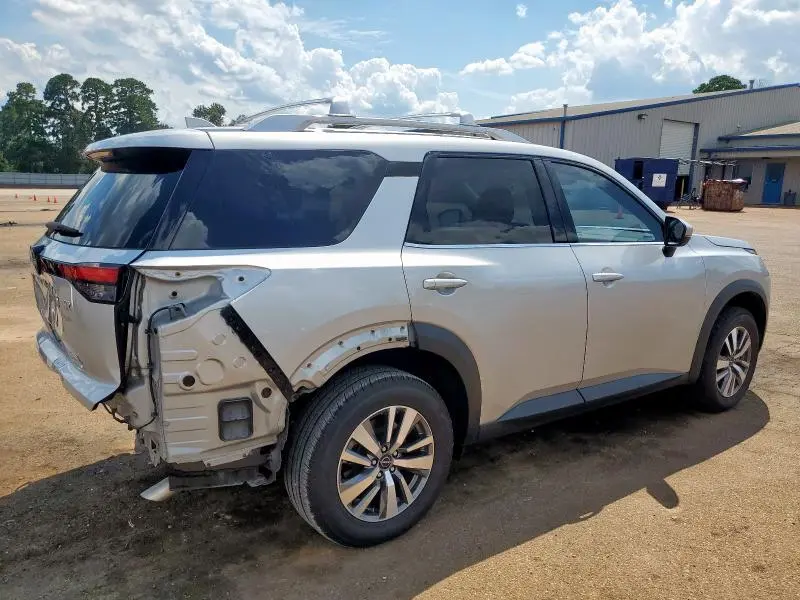 2023 NISSAN PATHFINDER SL  