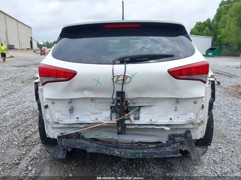 2017 HYUNDAI TUCSON SE