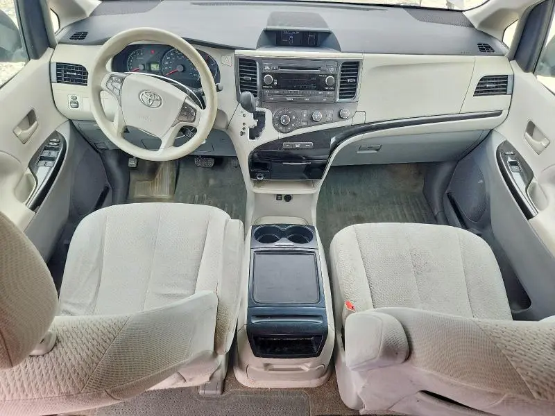 2012 TOYOTA SIENNA LE  