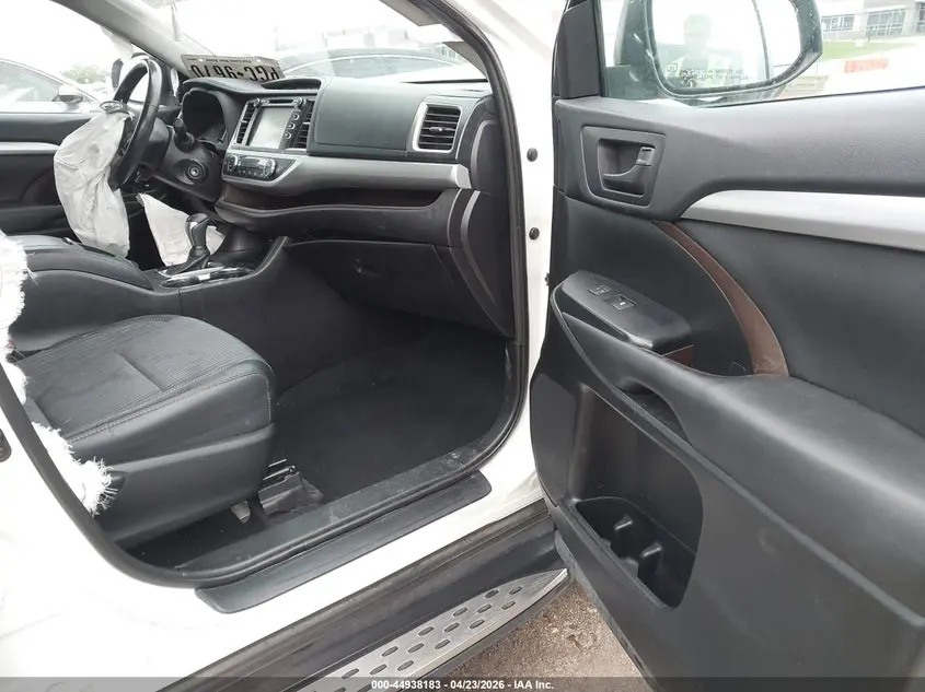 2019 TOYOTA HIGHLANDER LE PLUS