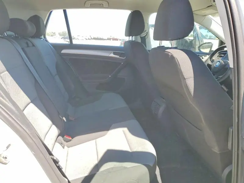 2016 VOLKSWAGEN E-GOLF SE  