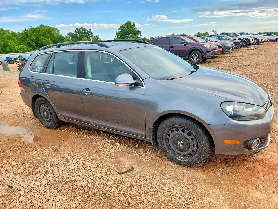 2013 VOLKSWAGEN JETTA   