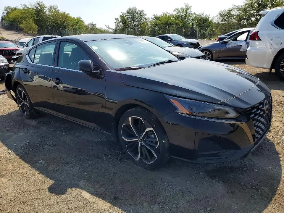 2024 NISSAN ALTIMA SR  