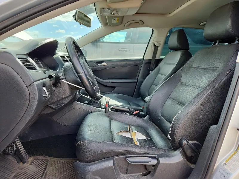 2012 VOLKSWAGEN JETTA SE  