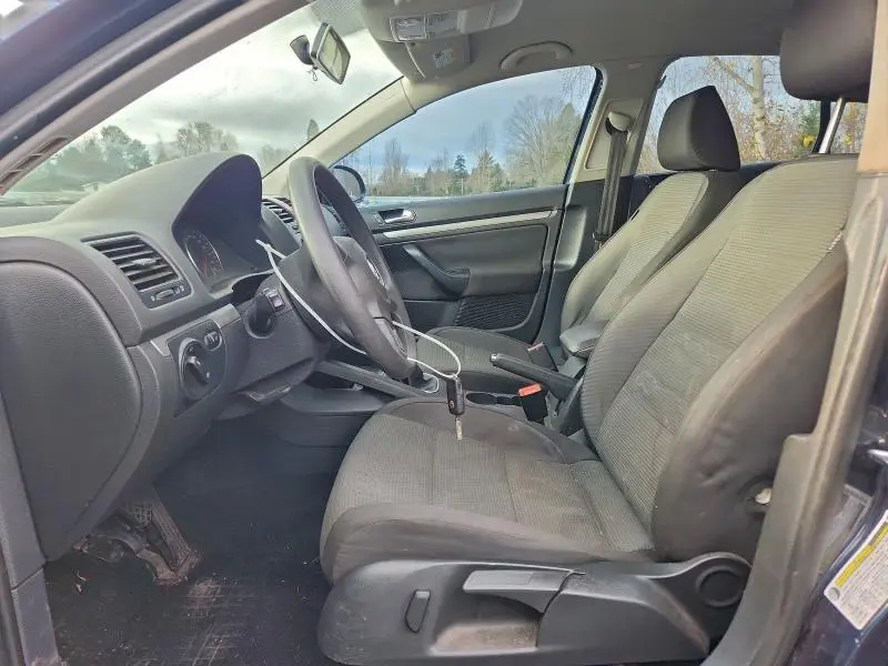 2010 VOLKSWAGEN JETTA S  