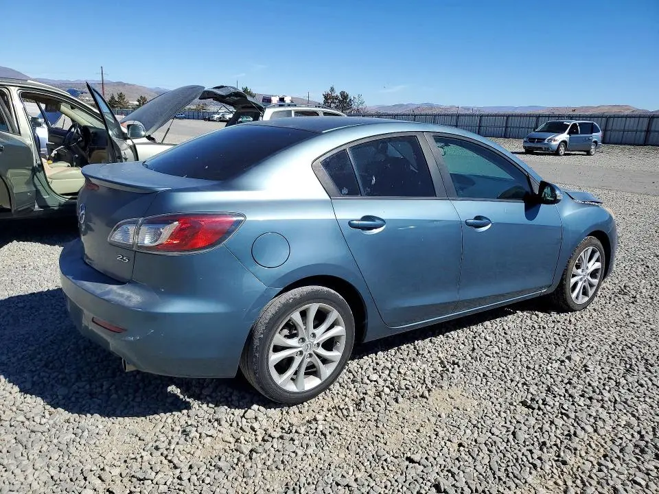 2010 MAZDA 3 S  