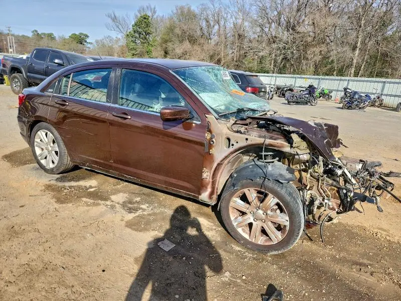 2013 CHRYSLER 200 LX  