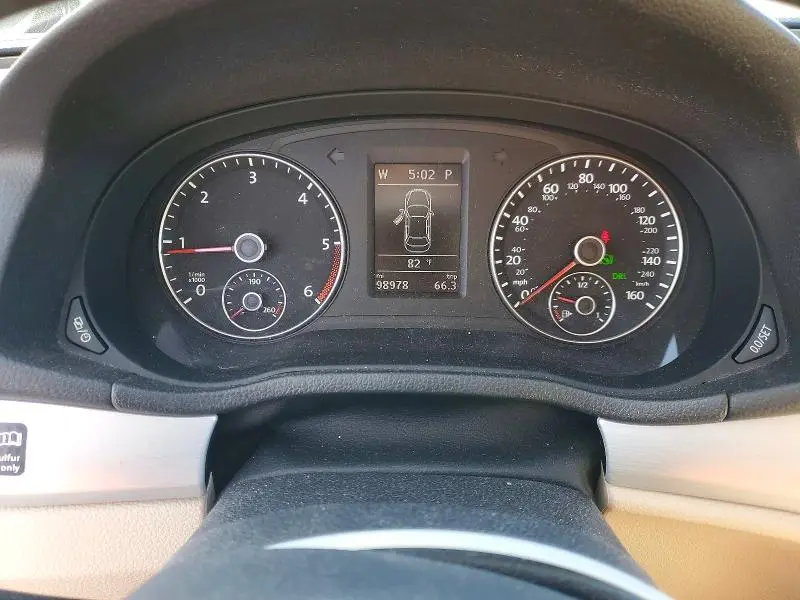 2013 VOLKSWAGEN PASSAT SE  