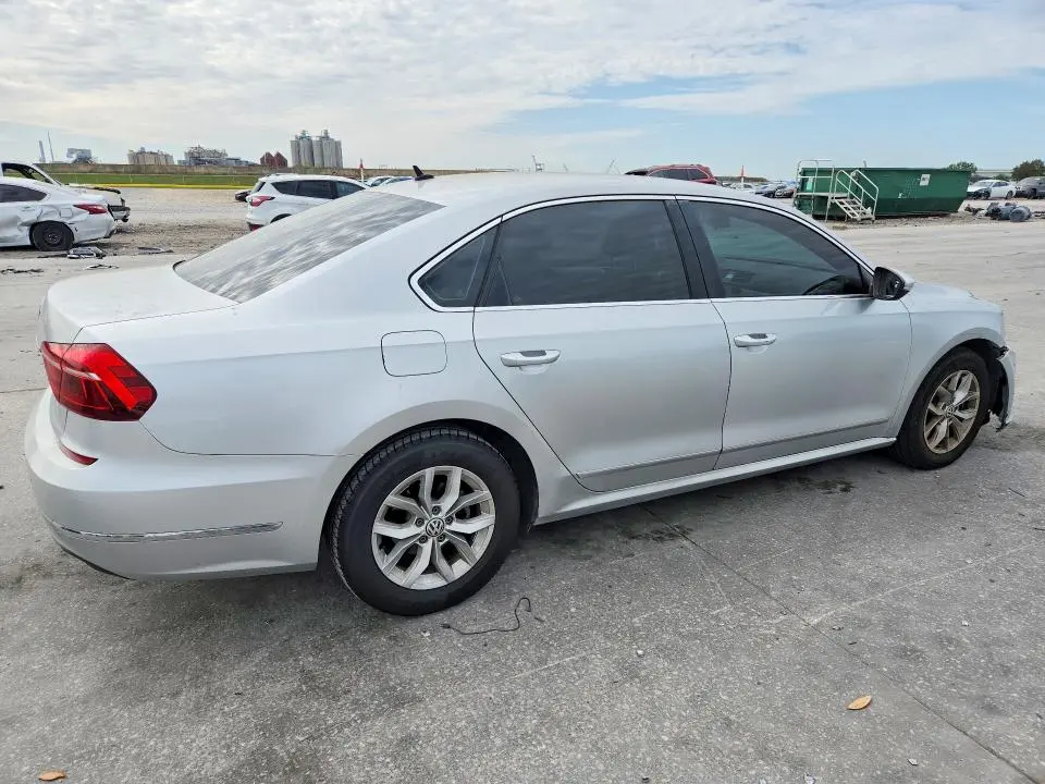 2017 VOLKSWAGEN PASSAT S  