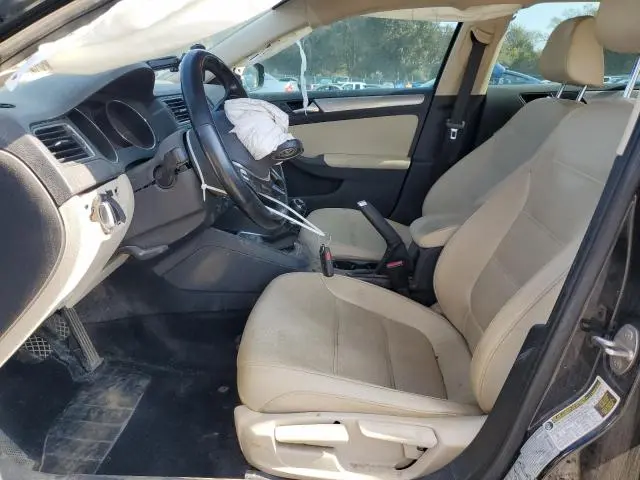 2017 VOLKSWAGEN JETTA SE  