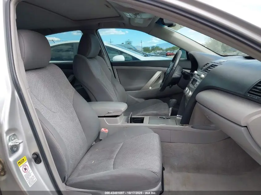 2011 TOYOTA CAMRY SE