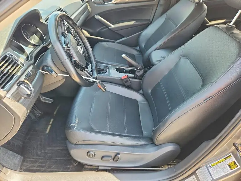 2017 VOLKSWAGEN PASSAT SE  