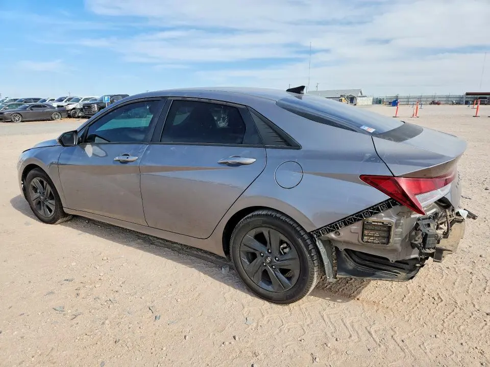 2022 HYUNDAI ELANTRA SEL  