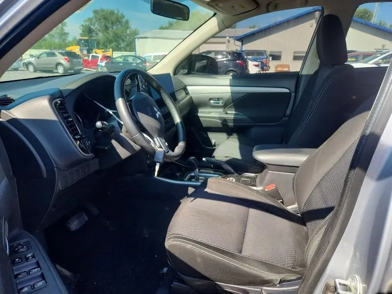 2017 MITSUBISHI OUTLANDER ES  