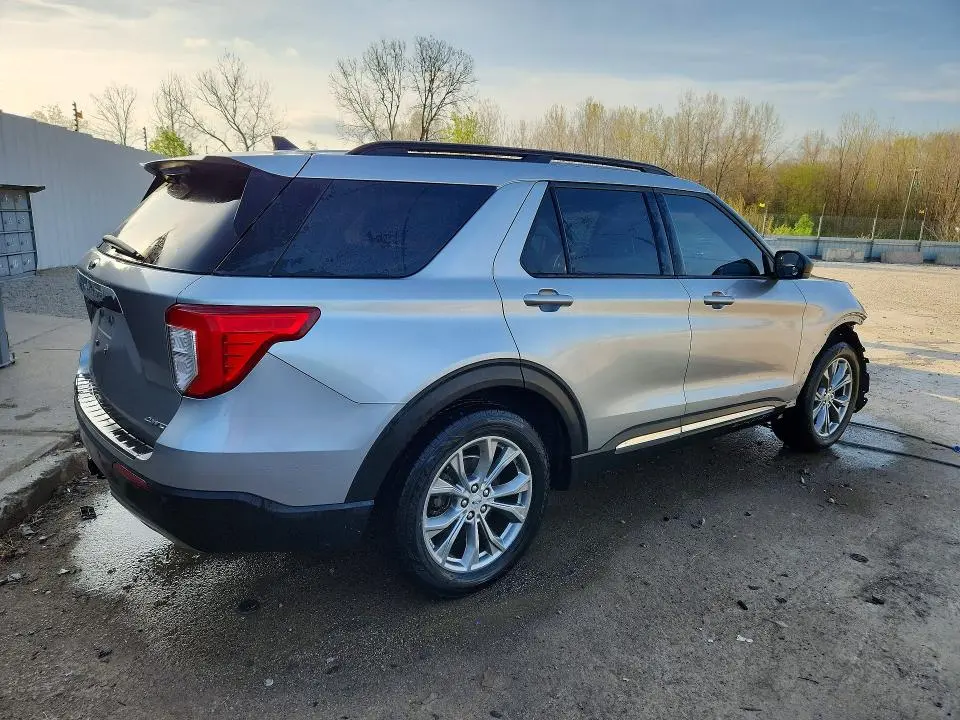 2022 FORD EXPLORER XLT  