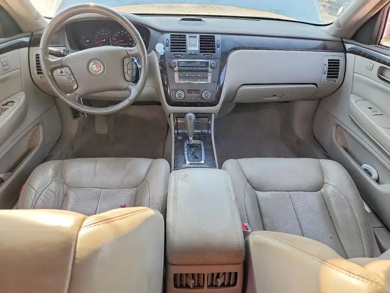2010 CADILLAC DTS LUXURY COLLECTION  