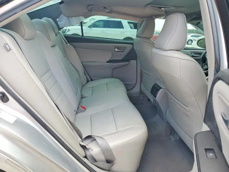 2016 TOYOTA CAMRY XLE  