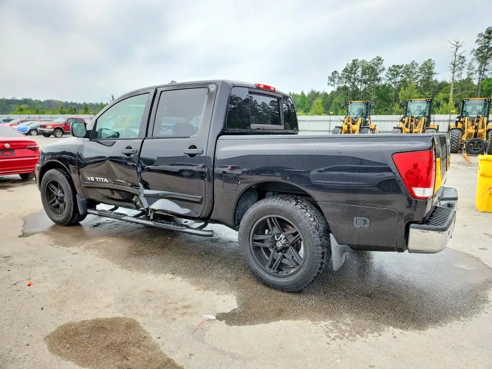 2010 NISSAN TITAN SE  