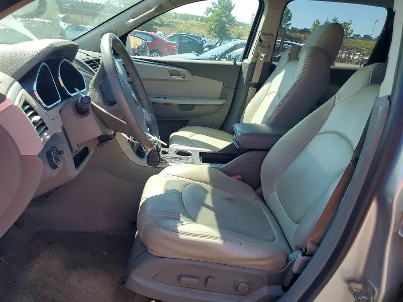 2012 CHEVROLET TRAVERSE LT  