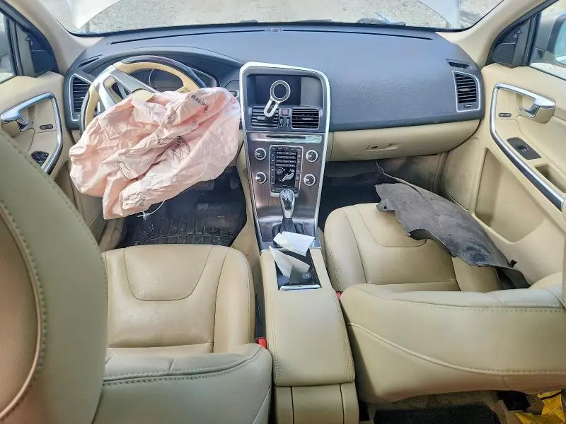 2016 VOLVO XC60 T6 PREMIER  