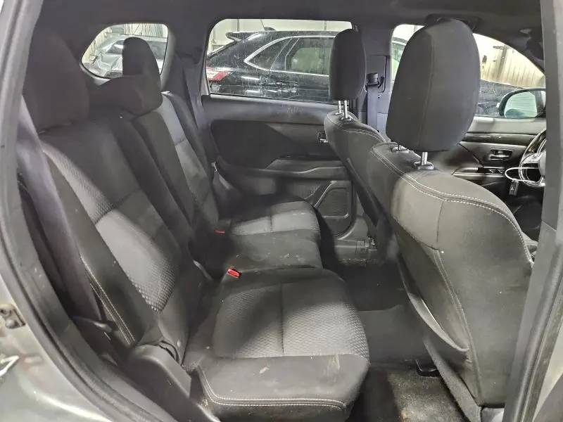 2018 MITSUBISHI OUTLANDER SE  