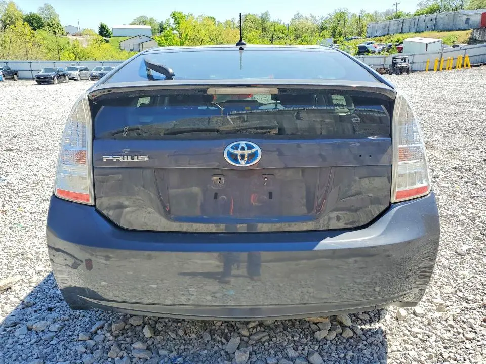 2010 TOYOTA PRIUS III  