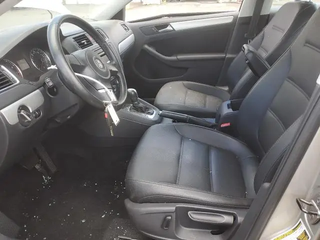 2013 VOLKSWAGEN JETTA SE  