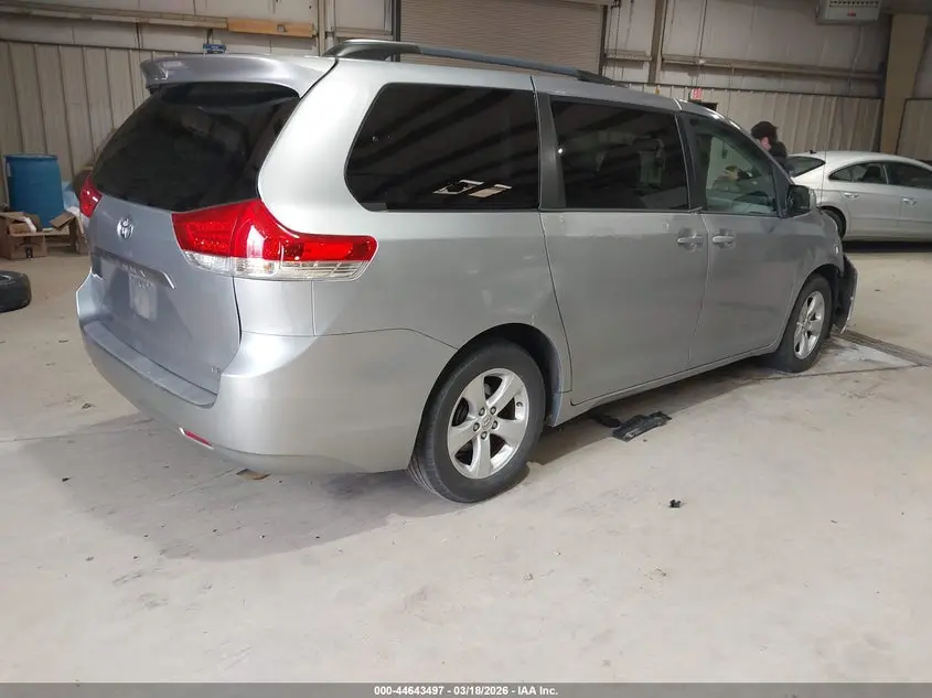 2014 TOYOTA SIENNA LE V6 8 PASSENGER