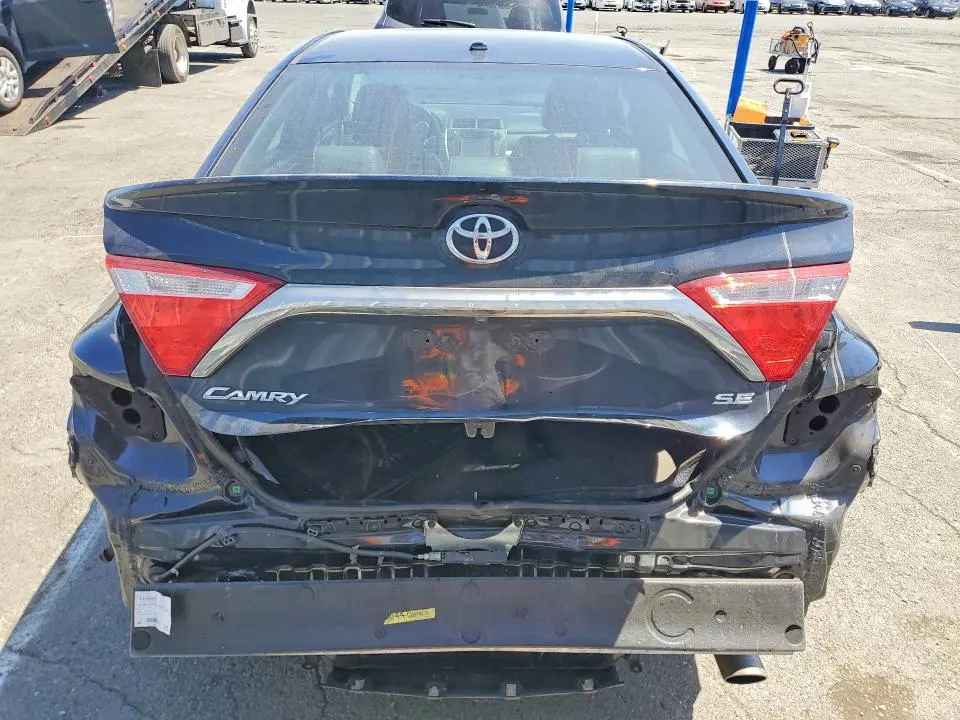 2017 TOYOTA CAMRY SE  