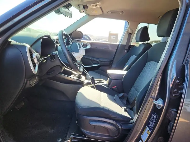 2023 KIA SOUL LX  