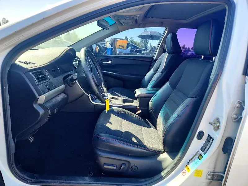 2017 TOYOTA CAMRY SE  