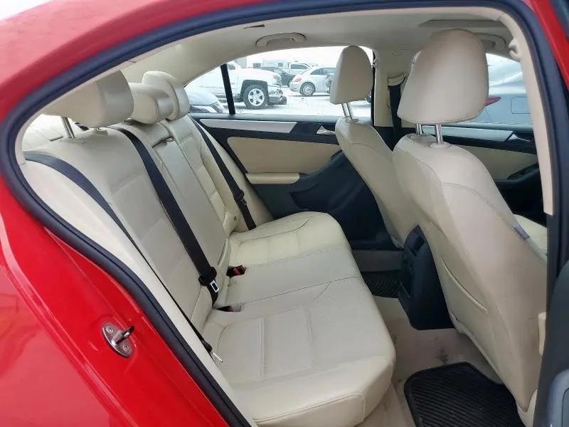 2013 VOLKSWAGEN JETTA SE  