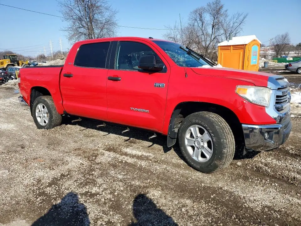 2016 TOYOTA TUNDRA CREWMAX SR5  