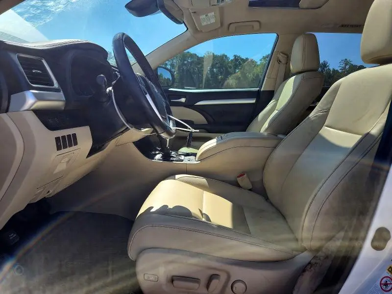 2019 TOYOTA HIGHLANDER XLE  