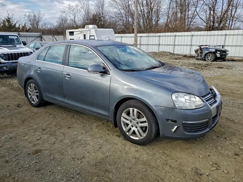 2010 VOLKSWAGEN JETTA SE  