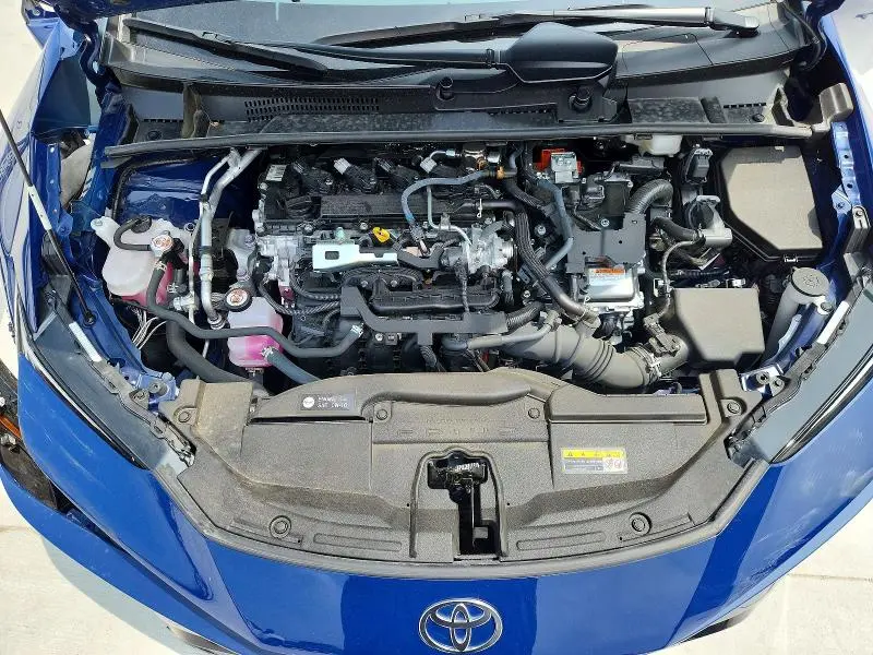 2025 TOYOTA PRIUS XLE  