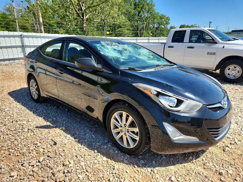 2015 HYUNDAI ELANTRA SE  