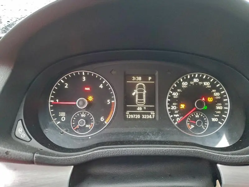 2013 VOLKSWAGEN PASSAT SE  