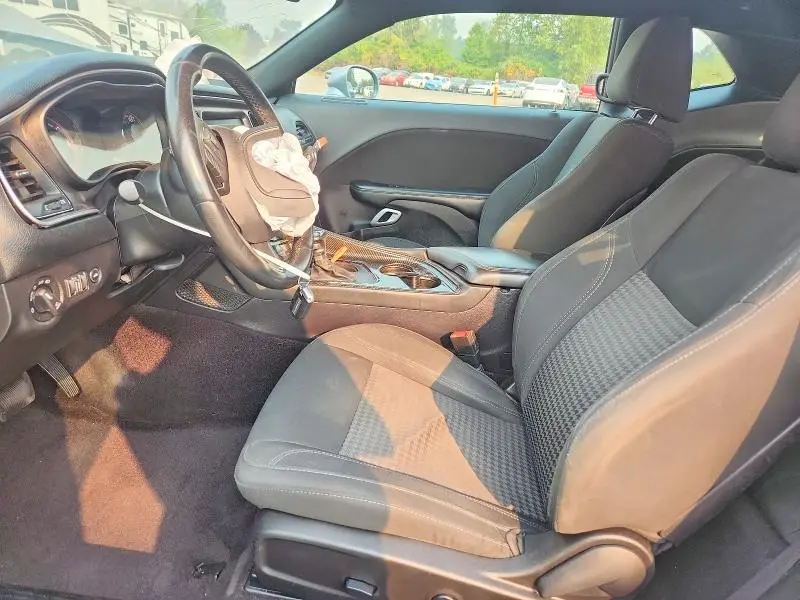 2016 DODGE CHALLENGER SXT  