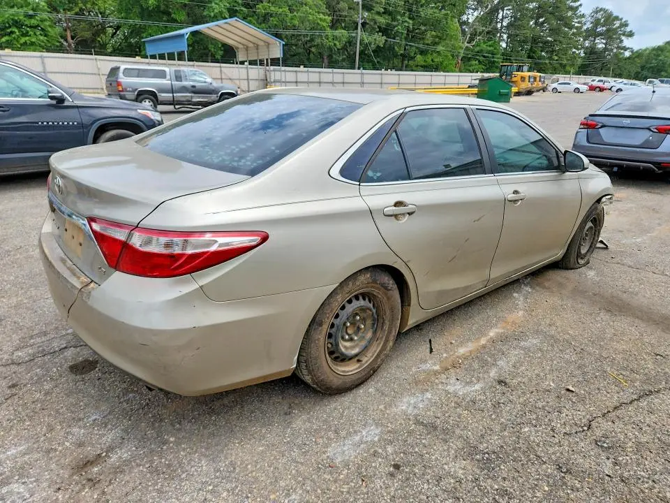 2015 TOYOTA CAMRY LE  