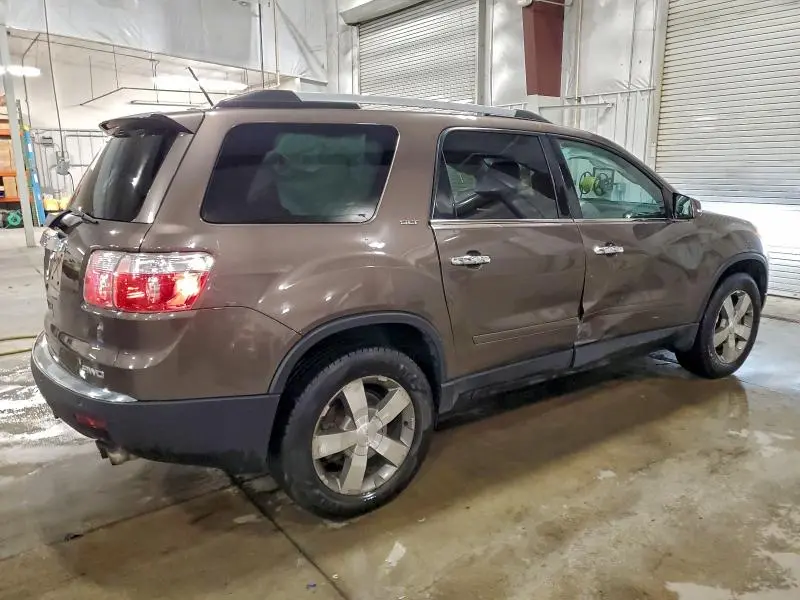 2011 GMC ACADIA SLT-2  