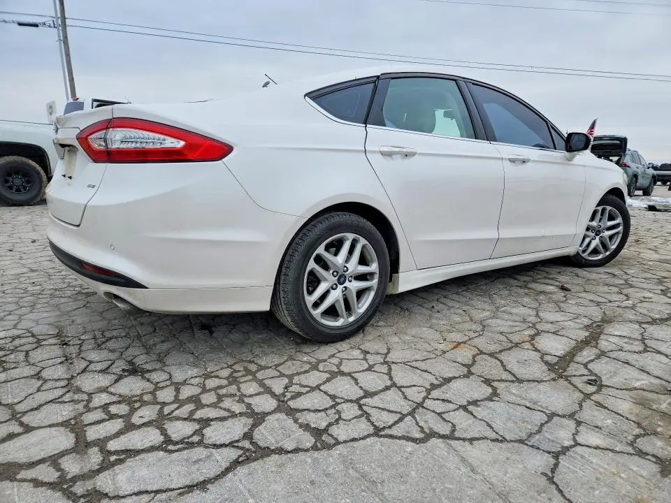2016 FORD FUSION SE  