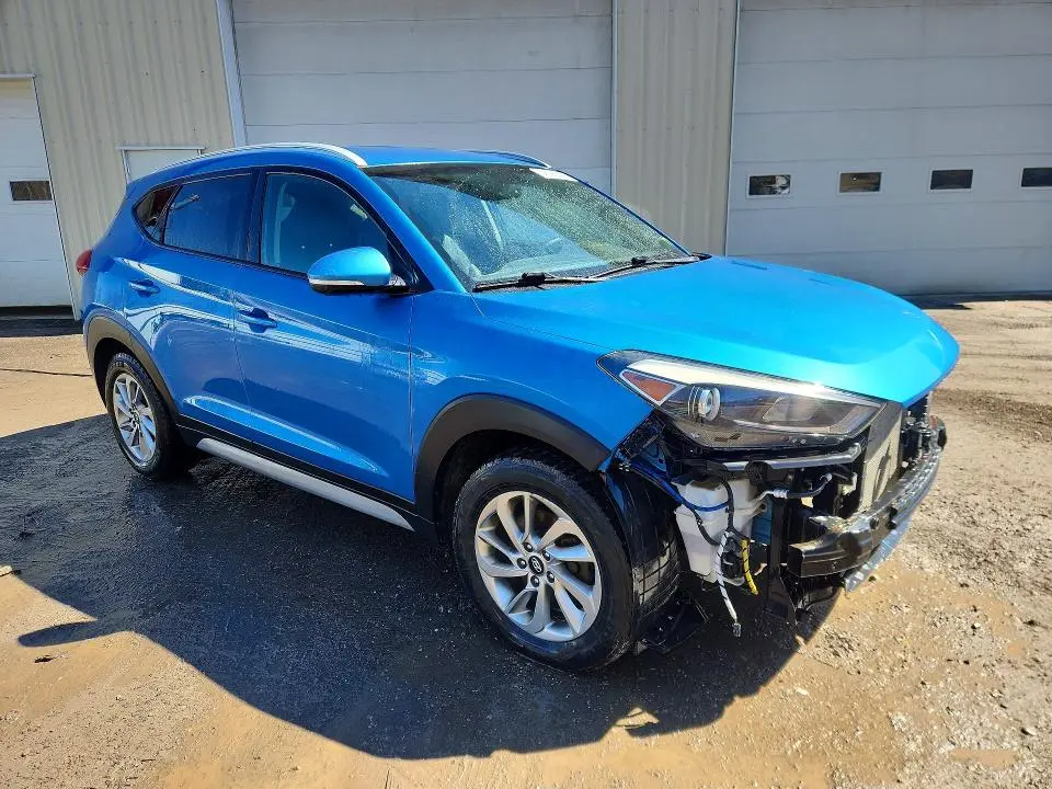 2017 HYUNDAI TUCSON SE PLUS  