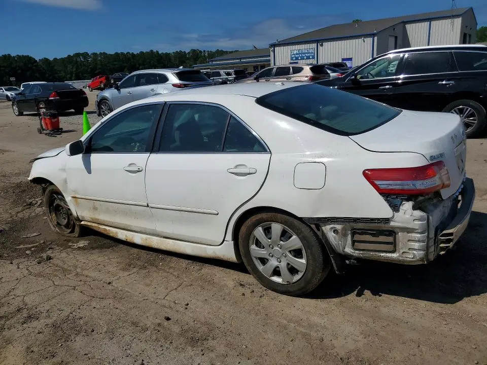 2010 TOYOTA CAMRY BASE  