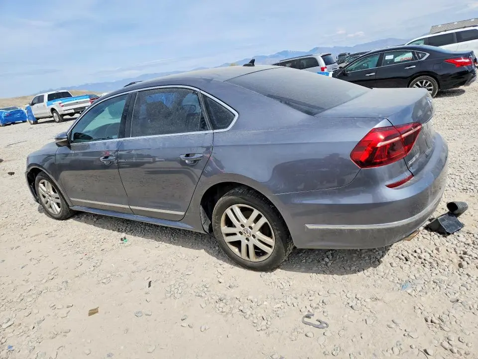 2017 VOLKSWAGEN PASSAT SE  
