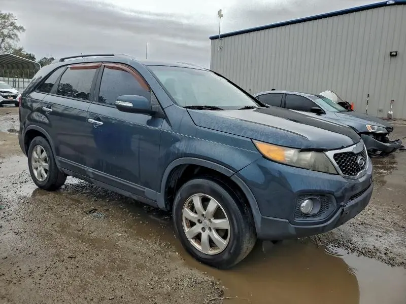 2011 KIA SORENTO BASE  