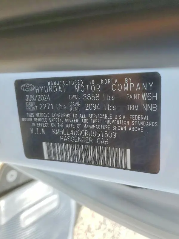 2024 HYUNDAI ELANTRA SE  