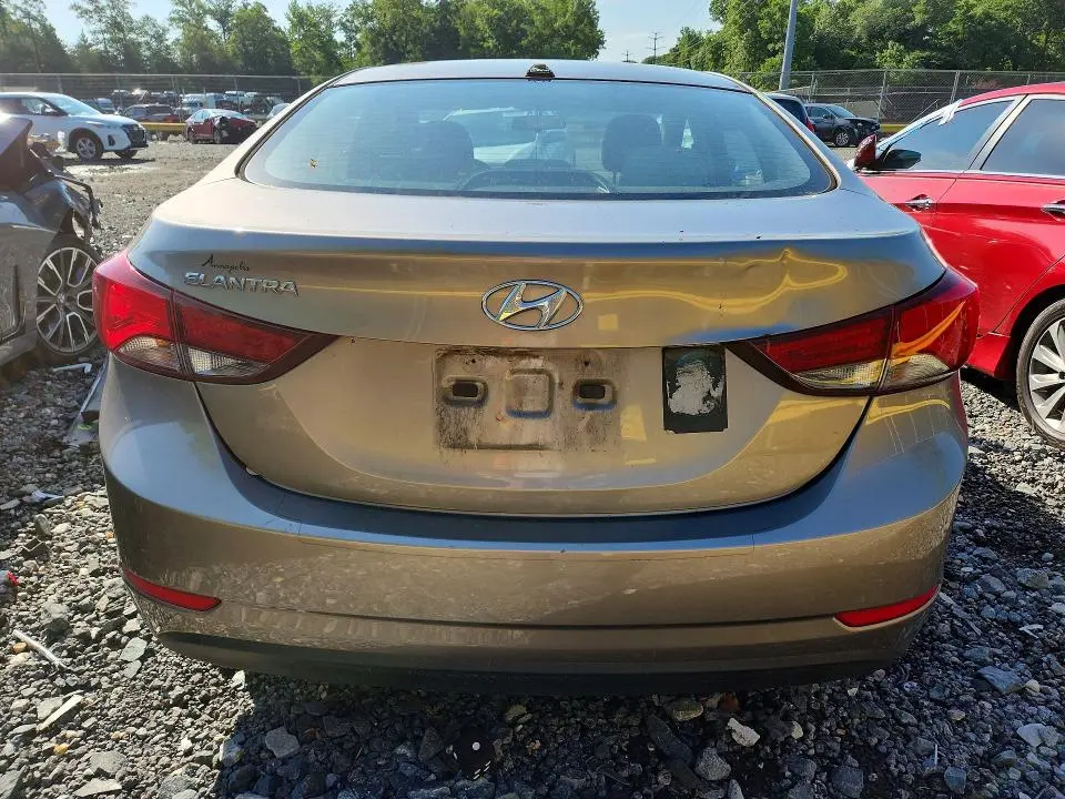 2016 HYUNDAI ELANTRA SE  